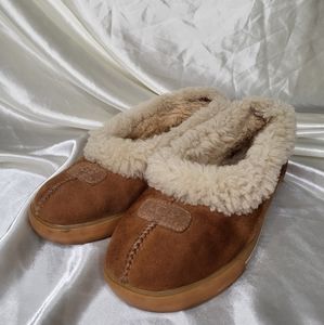 UGG Australia Sheepskin Slippers / Women's Size 8
